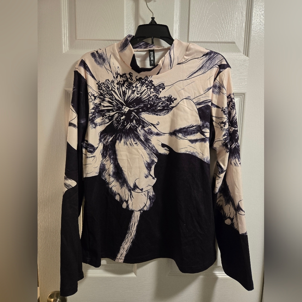 Womens STYLEWE Black and Cream Elegant Top